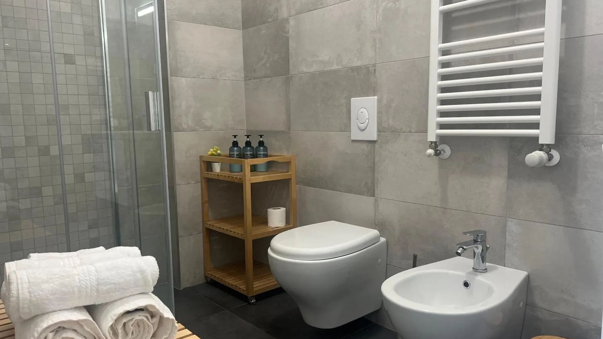 Regina Milano In Melegnano - Wifi, Breakfast Box And Terrace Apartment Milan