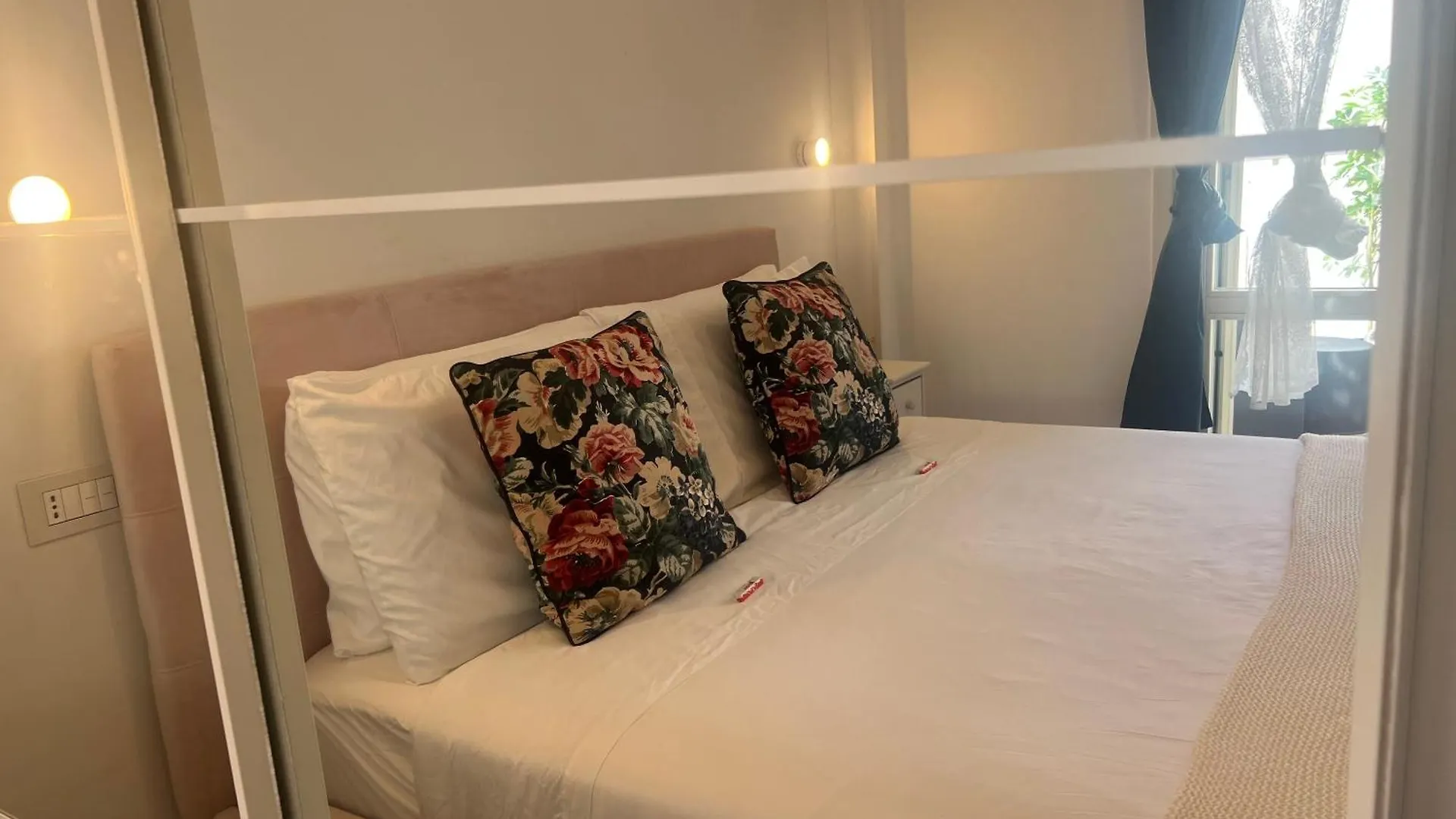 Regina Milano In Melegnano - Wifi, Breakfast Box And Terrace Apartment 0*, Milan Italy