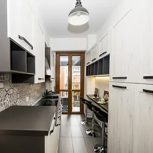 Airguest Station Apartment